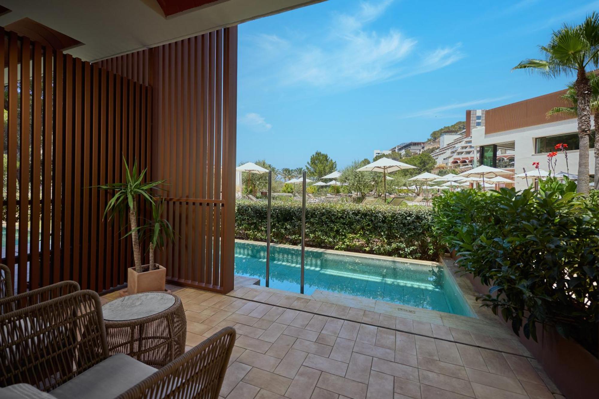 Cala San Miguel Ibiza Resort, Adults Only, Curio Collection By Hilton Port de Sant Miguel Eksteriør billede Deluxe Pool Access