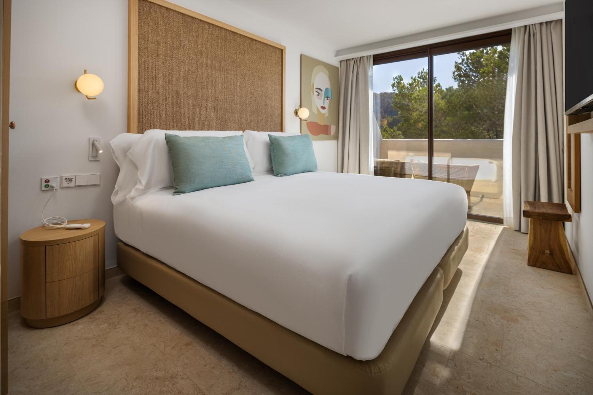 Cala San Miguel Ibiza Resort, Adults Only, Curio Collection By Hilton Port de Sant Miguel Eksteriør billede